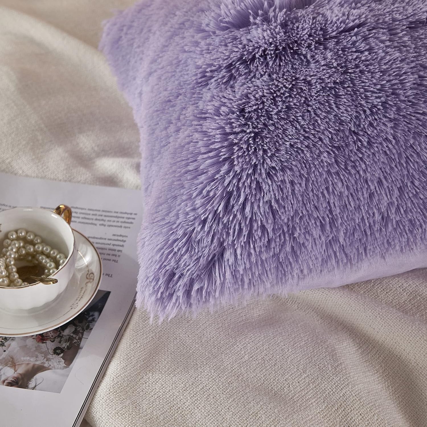 Uhamho Set of 2 Standard Faux Fur Throw Pillow Covers Soft Velvet Decorative Pillowcases Zipper Closure (Lilac, 20"x26")