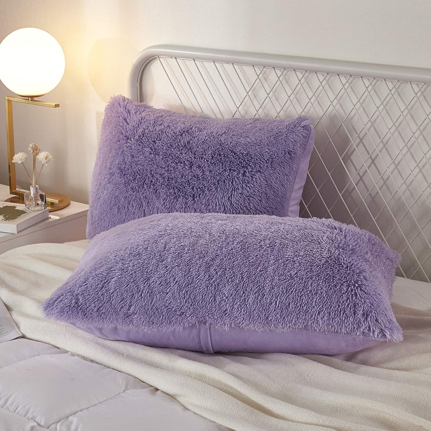 Uhamho Set of 2 Faux Fur Throw Pillow Covers Soft Velvet Decorative Pillowcases Zipper Closure (Lilac, 20"x36")