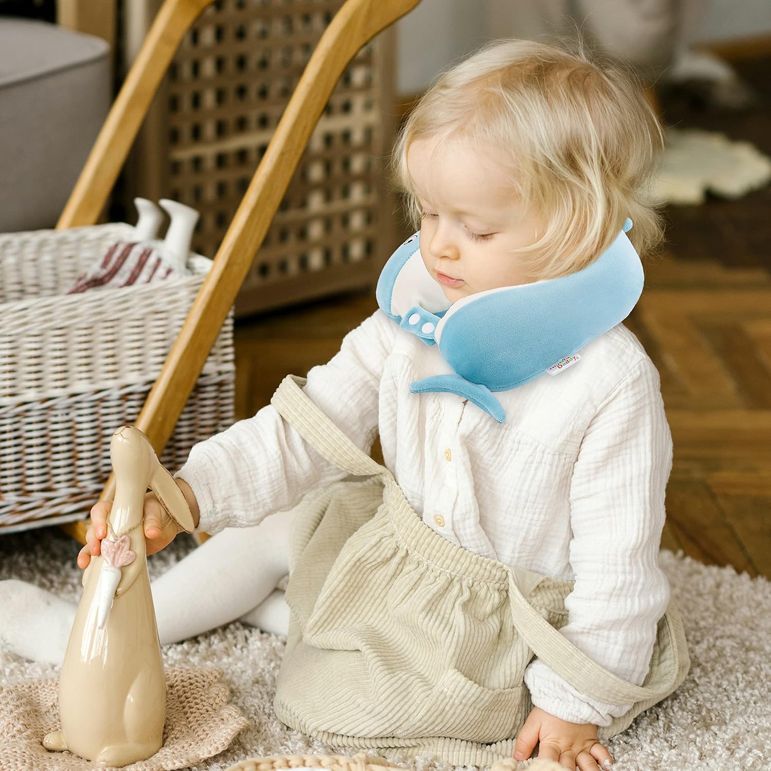 Niuniu Daddy Shark Kids Travel Neck Pillows for 3-8 Years Old, Soft Adjustable Memory Foam Neck Pillows for Plane, Car Seat, Traveling, Sleeping - Kids Road Trip Essentials for Boys Girls Presents