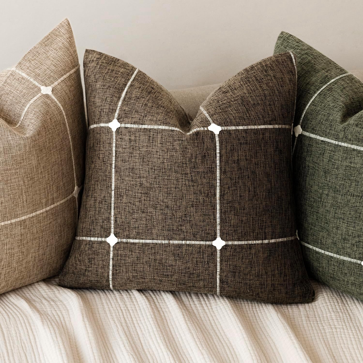 Foindtower Pack of 2 Decorative Faux Linen Jacquard Check Throw Pillow Covers Farmhouse Cushion Cover with Grid Textured Accent Pillowcase for Couch Sofa Living Room Home Decor,20×20 Inch,Cocoa Brown