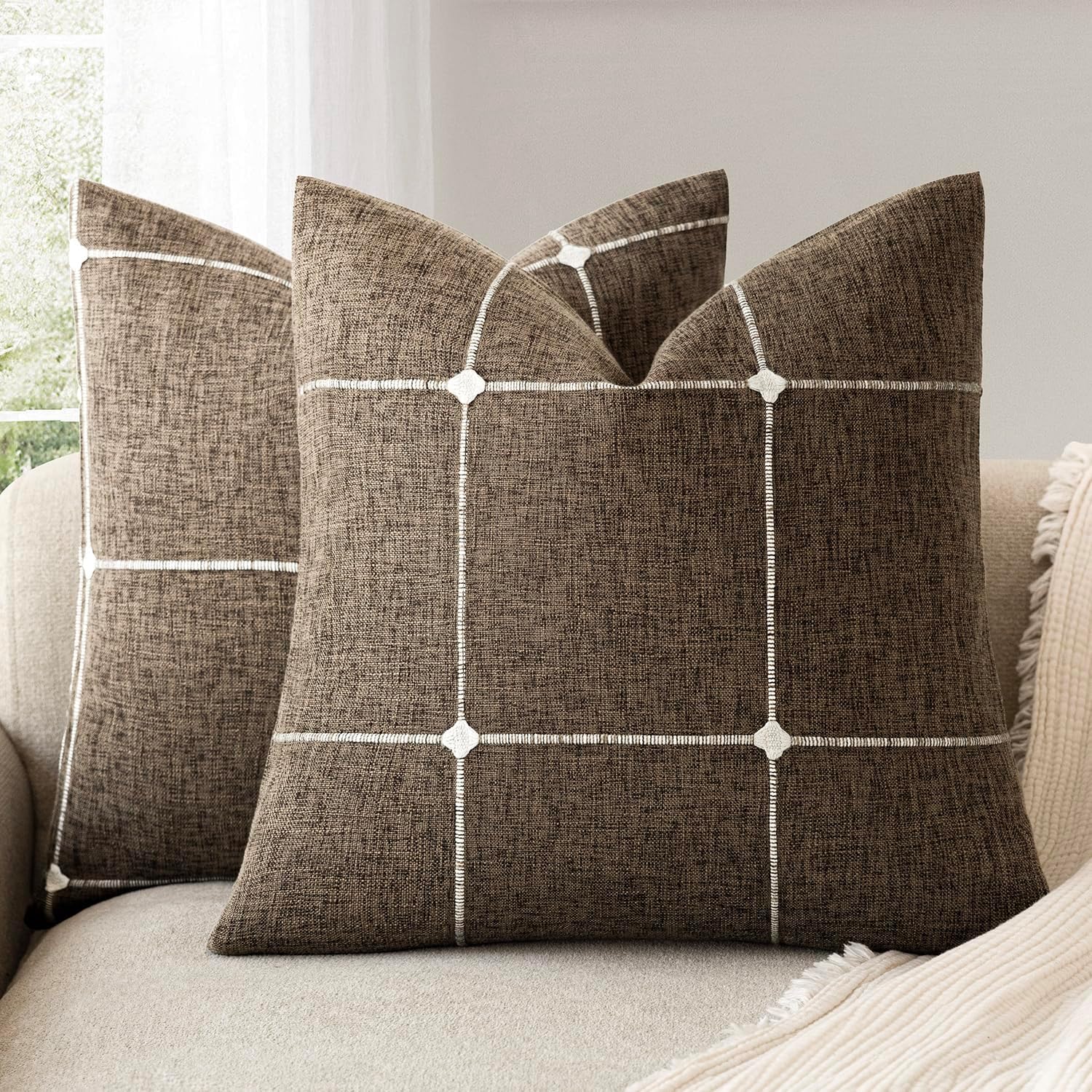 Foindtower Pack of 2 Decorative Faux Linen Jacquard Check Throw Pillow Covers Farmhouse Cushion Cover with Grid Textured Accent Pillowcase for Couch Sofa Living Room Home Decor,20×20 Inch,Cocoa Brown