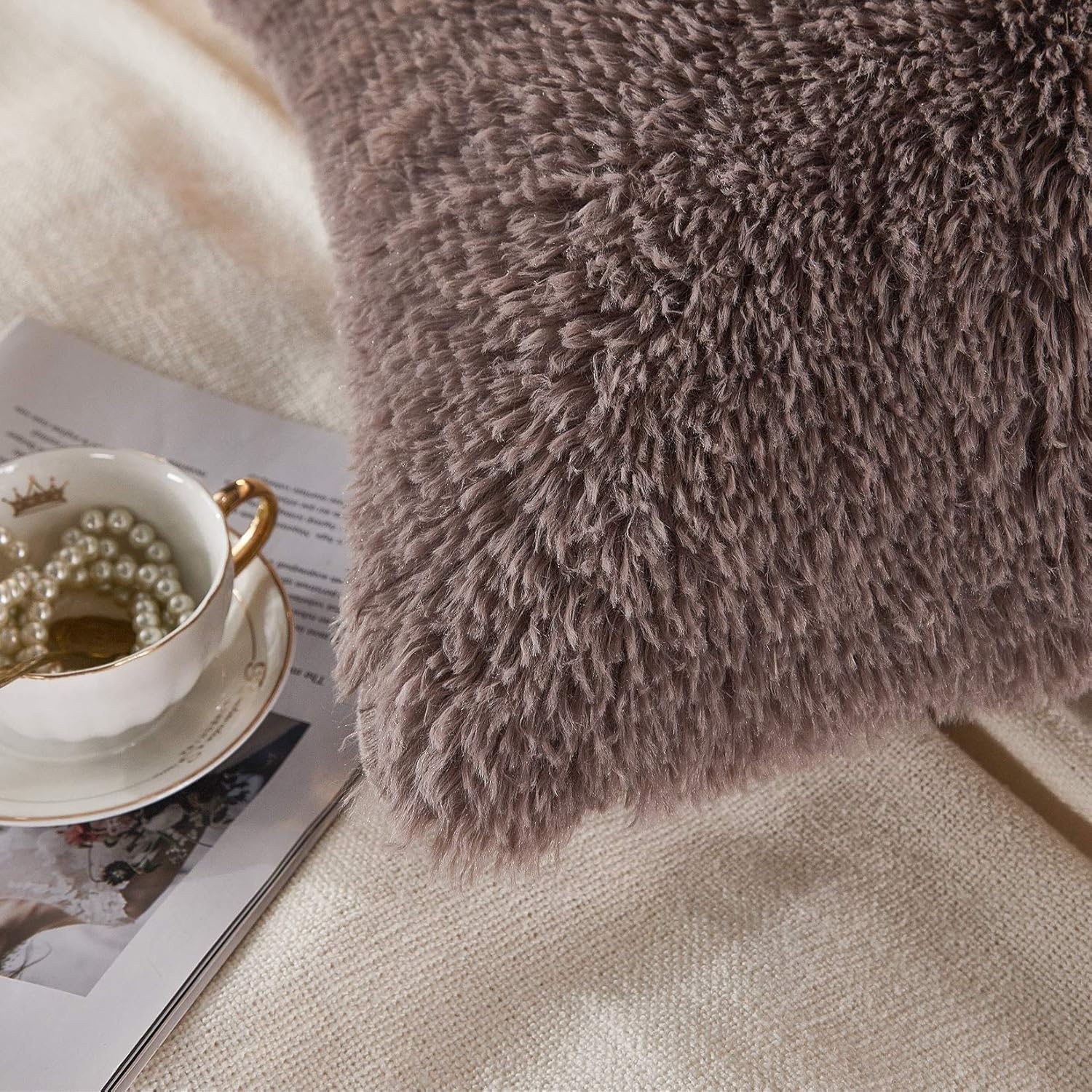 Uhamho Set of 2 Faux Fur Throw Pillow Covers Soft Velvet Decorative Pillowcases Zipper Closure (Purplish Taupe, 20"x36")