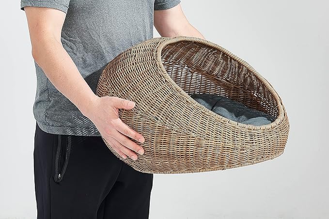 D+GARDEN Wicker Cat Bed Dome for Medium Indoor Cats - a Covered Cat Hideaway Hut of Faux Rattan Houses Pets in Dome Basket, Washable