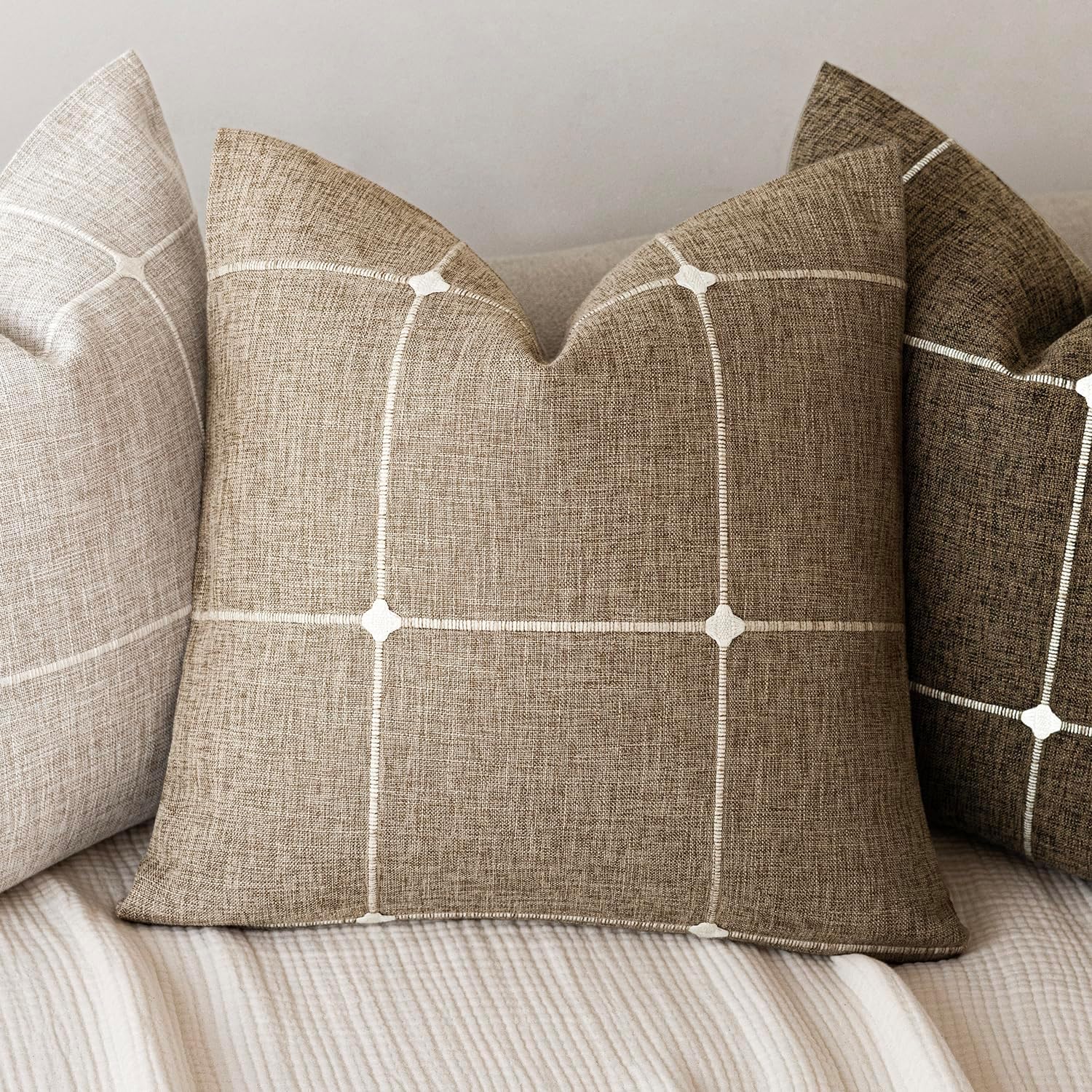 Foindtower Pack of 2 Decorative Faux Linen Jacquard Check Throw Pillow Covers Farmhouse Cushion Cover with Grid Textured Accent Pillowcase for Couch Sofa Living Room Home Decor,18×18 Inch,Oatmeal