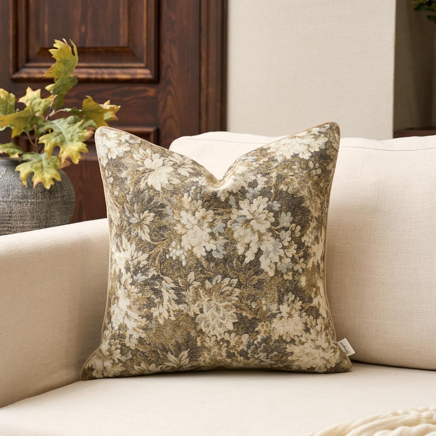 Yangest Neutral Floral Pillow Cover 20 x 20 Inches, Vintage Chenille Square Throw Pillow Cover Soft Decorative Farmhouse Accent Couch Pillow Cover for Living Room Bedroom, Beige