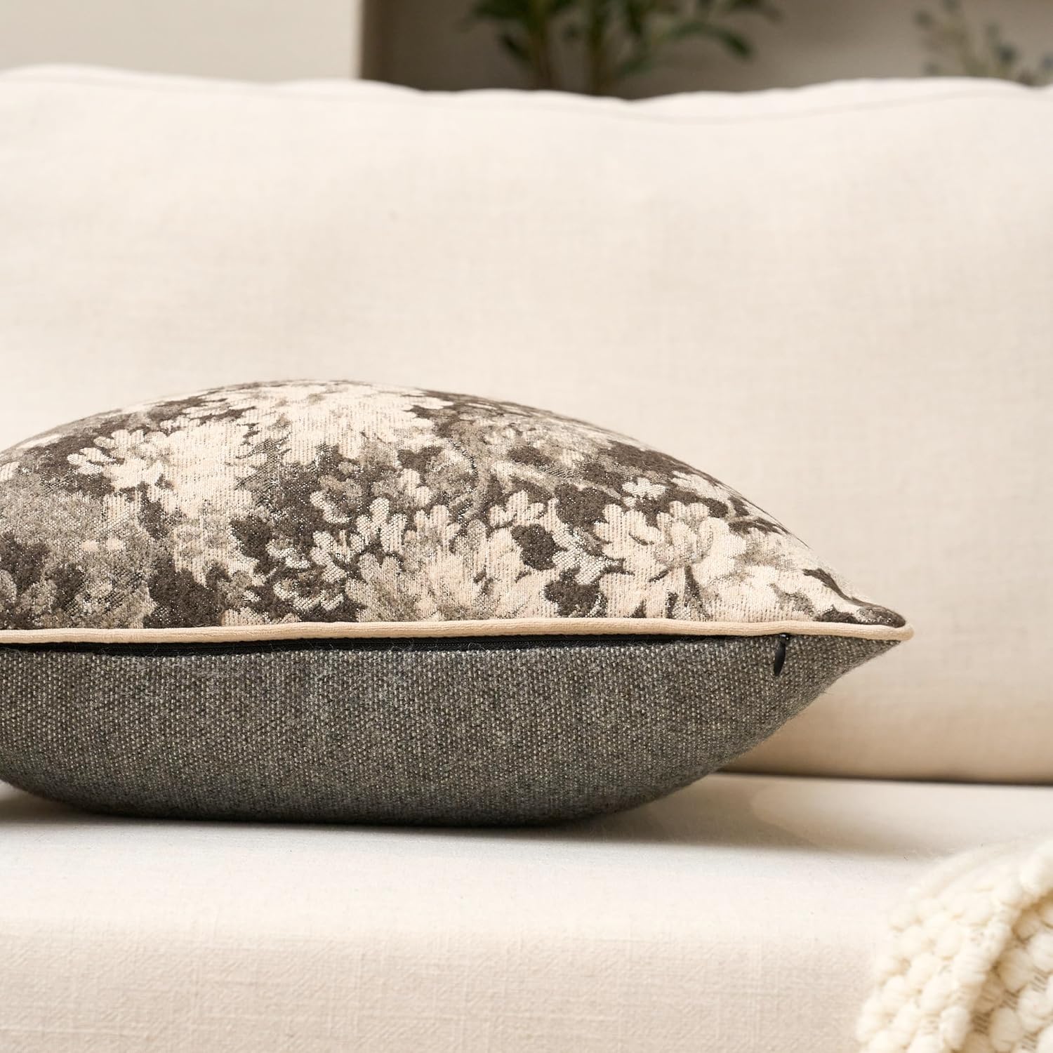 Yangest Neutral Floral Pillow Cover 18 x18 Inches, Vintage Chenille Square Throw Pillow Cover Soft Decorative Farmhouse Accent Couch Pillow Cover for Living Room Bedroom, Grey