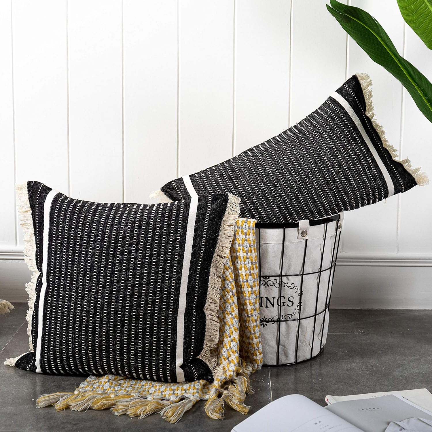 OJIA Modern Throw Pillow Cover with Tassels, Decorative Liana Fringe Accent Cushion Case, Farmhouse Woven Pillowcase for Sofa Chair Couch Bed Decor (Lumbar 18 x 18 Inches, Black)